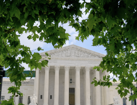La Corte Suprema de EE. UU. ratificó la ciudadanía por nacimiento y rechazó una orden de&nbsp;Trump