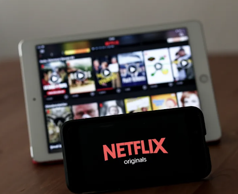 Por qué los hispanos en EE.UU. son el público más importante para las plataformas de streaming