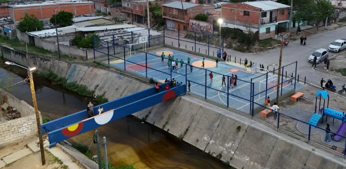 Durand escuchó a los vecinos y renovó el playón deportivo del barrio 26 de Marzo: “Transformamos problemas en oportunidades”